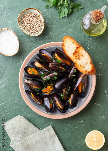Photography Cooked mussels with oil and parsley