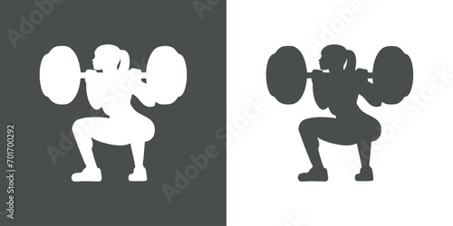 Logo gym fitness. Silueta de mujer musculosa culturista levantando pesas