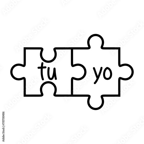 Logo del día de San Valentín. Texto manuscrito tu y yo en español en silueta de piezas de puzzle lineal unidas para su uso en felicitaciones y tarjetas