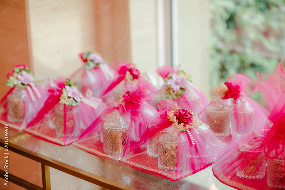 zero waste. Eco friendly packaging gifts in kraft paper and garland zero waste. Eco friendly packaging gifts in kraft paper and garland