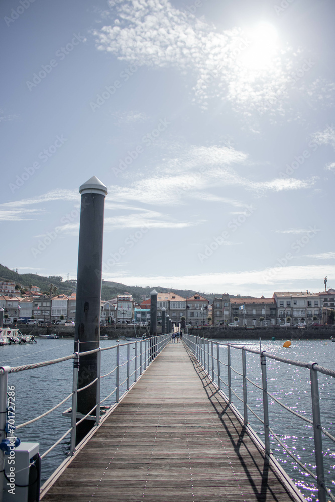 Foto del pueblo de Bayona de Galicia sacada desde el puerto.