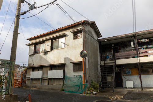 Wallpaper Mural 日本の古い集合住宅 Torontodigital.ca