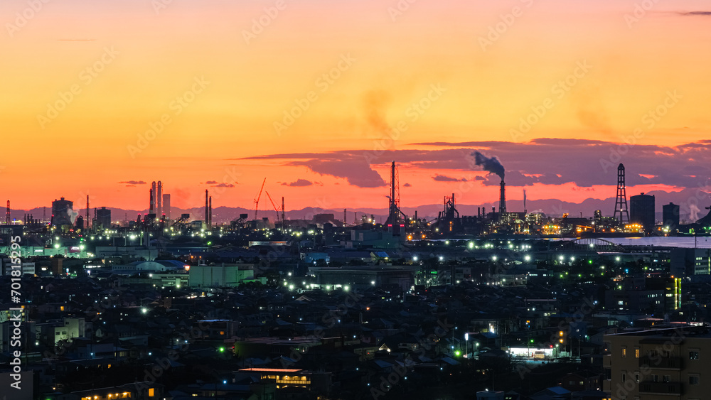 千葉県木更津市 太田山公園から見る夕暮れの京葉工業地域