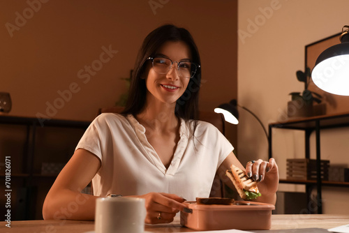 Young businesswoman with ta...