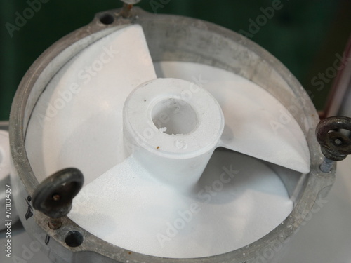 Boat impeller manufacturing. Casting according to the smelted model - ship propeller hot investment casting photo