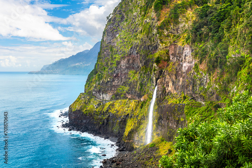 Obraz na płótnie Beautiful view of Cascata do Veu da Noiva waterfall or Bridal Veil near Porto Moniz and Seixal. Madeira Island, Portugal w salonie