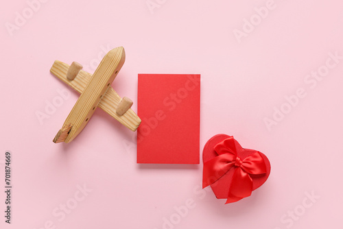 Blank card with gift and wo...