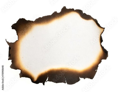 am Rand verbranntes Papier isoliert auf weißem Hintergrund, Freisteller 