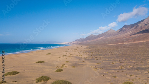 Słoneczna plaża Coffeta na wyspie Fuertaventura © Marek