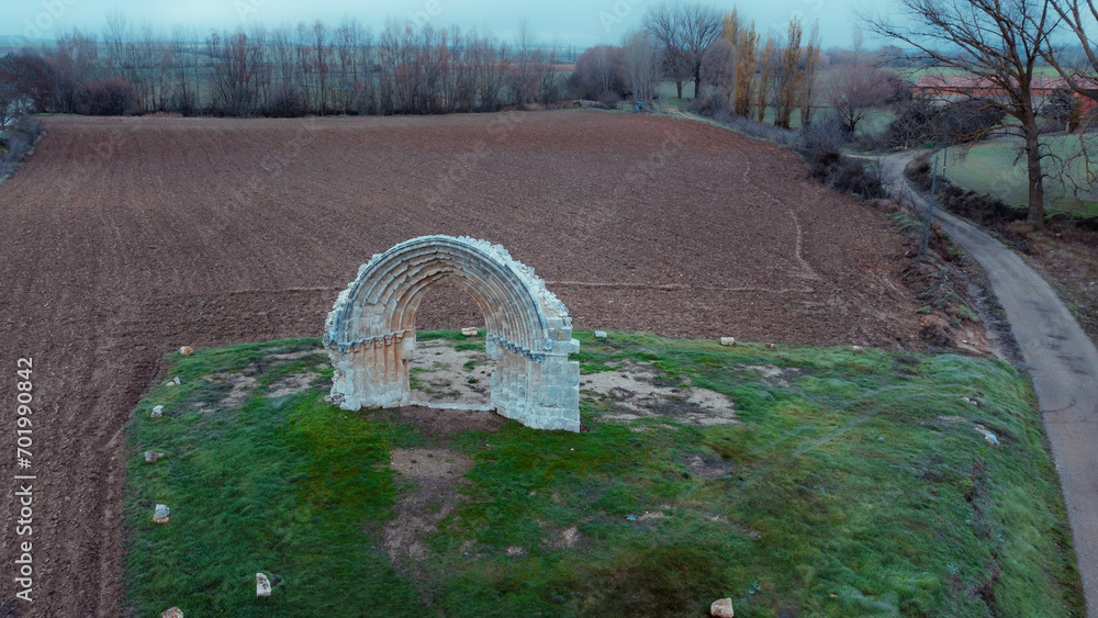Obraz premium San Miguel de Mazarreros arch in Sasamon, Burgos, Spain