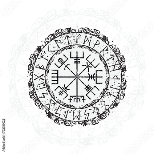 Gragon pattern circle vegvisir