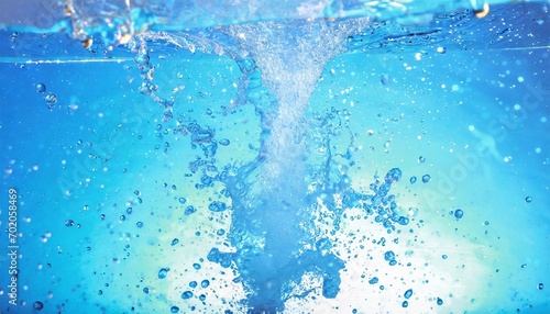 水がスプラッシュする水面、炭酸水や洗浄イメージの爽やかな水飛沫画像 photo