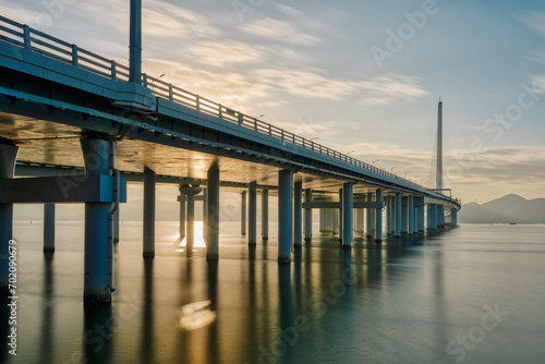 Canvas Print The Shenzhen Bay Bridge in the morning. Long exposure.