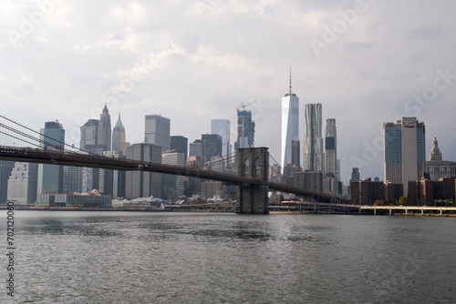 Fototapeta Naklejka Na Ścianę i Meble -  New York City skyline with Brooklyn Bridge and Lower Manhattan view