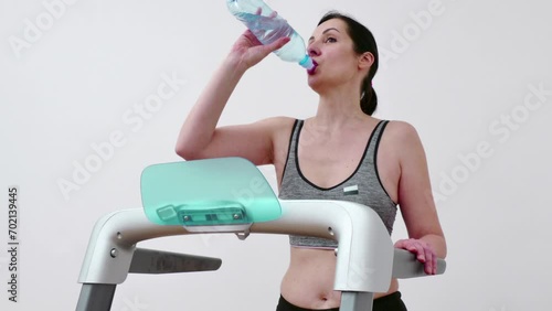 Wallpaper Mural How important it is to hydrate your body during exercise, Video Clip 4K  Torontodigital.ca