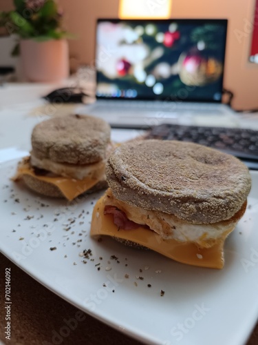 Toastbrötchen Bacon Egg
