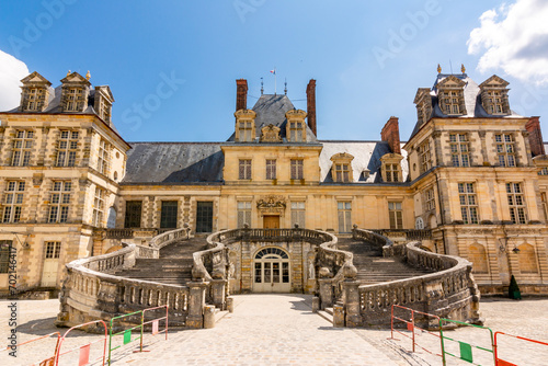 Foto Fontainebleau palace (Chateau de Fontainebleau) outside Paris, France