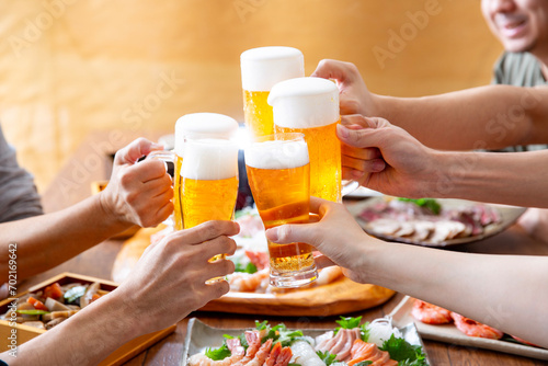 Картината върху платно ビールで乾杯、宴会、酒席