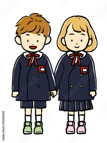 制服を着た男の子と女の子（幼稚園・保育園）