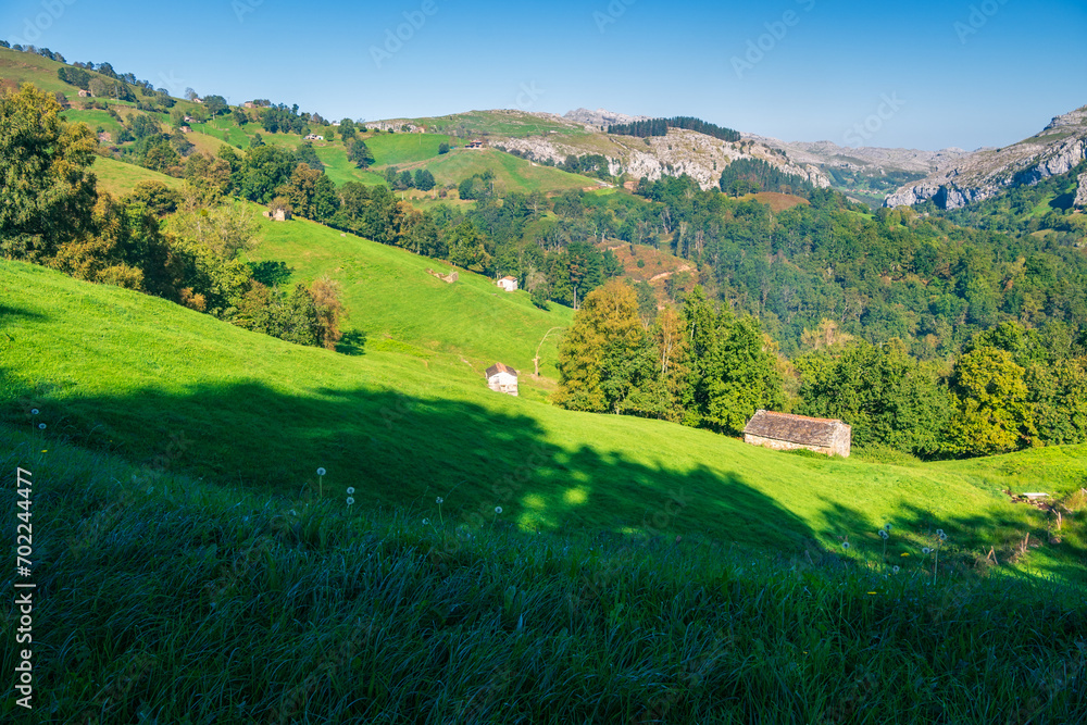 Obraz premium Panoramic view of the Pas Valleys, Miera Valley. Cantabria, Spain.