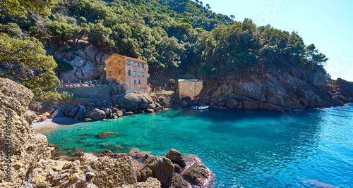 Foto Beautiful bay at the famous monastery “San Fruttuoso” in Liguria in Italy
