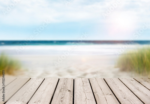 Sandstrand mit unscharfem Hintergrund