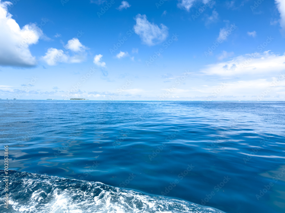 Fototapeta premium Beautiful view of the ocean in Maldievs 