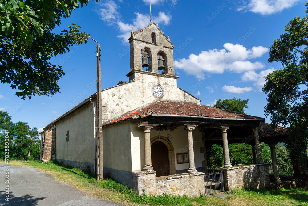 Church of Santa Maria de Baamorto (Romanesque origin, underwent later renovations). Cinsal, Ribeira Sacra, Spain.