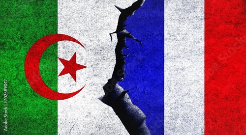Quadro su tela France and  Algeria flags on a wall with a crack