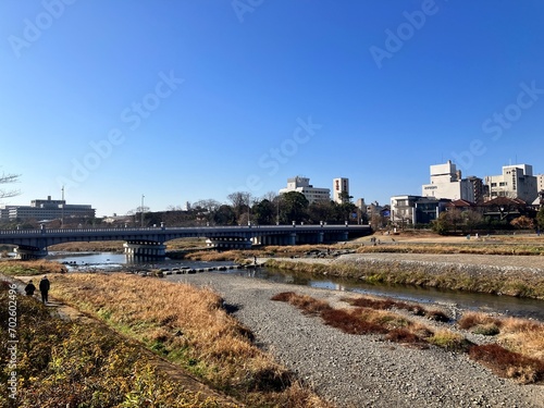 鴨川に架かる賀茂大橋 © Pomme777