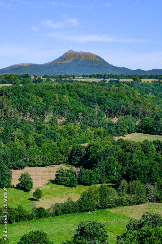 Vue sur le Puy-de-Dôme Vue sur le Puy-de-Dôme