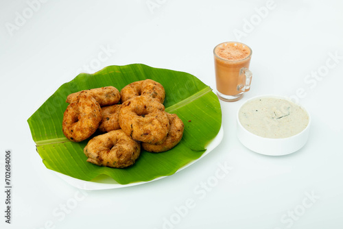 Medhu Vadai, Dive into the world of South Indian flavors with vadai and chutney, a symphony of crispy and tangy goodness.