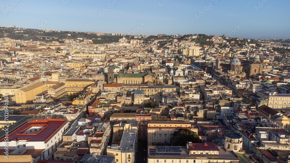 fotografia aerea col drone della città di napoli