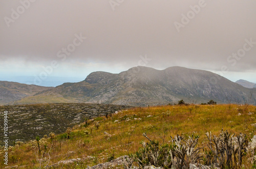 Fototapeta Naklejka Na Ścianę i Meble -  Mountains in the state of Minas Gerais in Brazil. This region is inland and is called Lapinha da Serra and is part of the mountain range called Espinhaco. This mountain range is made up of high peaks,