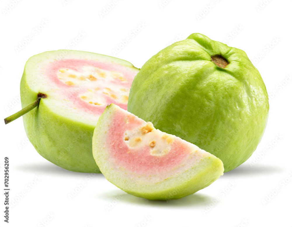 Guava aufgeschnitten isoliert auf weißen Hintergrund, Freisteller