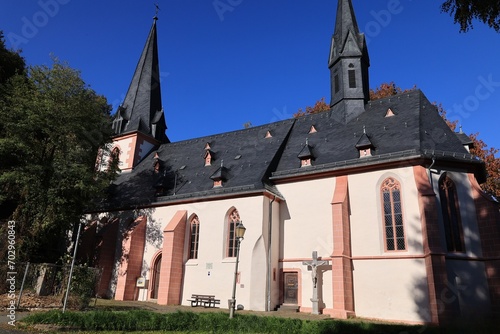 Blick auf die Liebfrauenkirche im Zentrum der Stadt Hadamar in Hessen	 photo