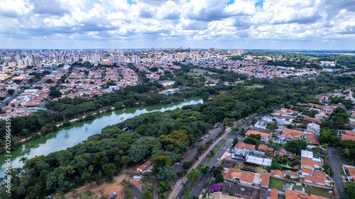 Aerial view of Taquaral park in Campinas, São Paulo. In the background, the neighborhood of Cambui.