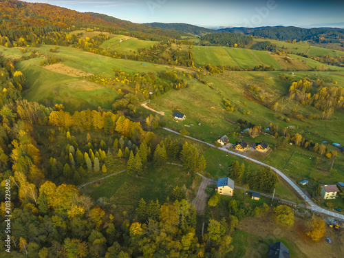 Wallpaper Mural Lot nad Szczawnikiem jesienią. Jesienny krajobraz. Torontodigital.ca