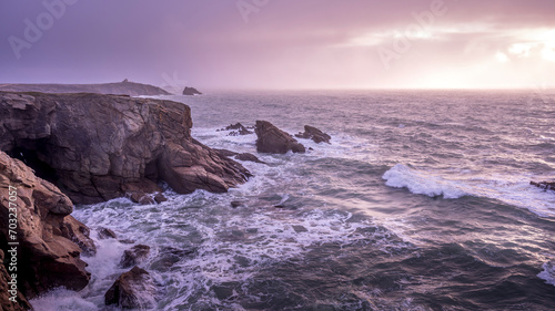 Paysage marin de la côte de Bretagne de la presqu'île de Quiberon en hiver par temps de tempête