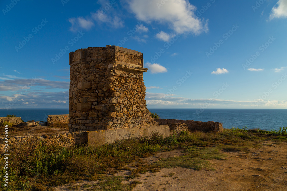Cabo Mondego ruins