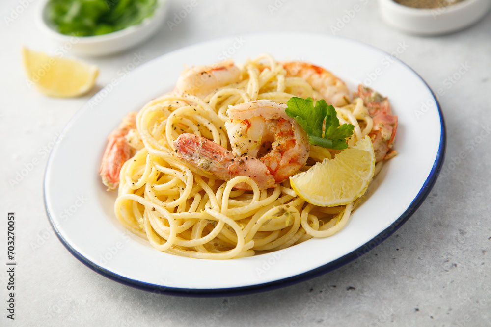 Spaghetti with shrimps and lemon Spaghetti with shrimps and lemon