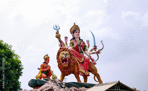 Quadro su tela Statue of Maa Vaishno Devi beautiful image of maa durga with lion sitting with h