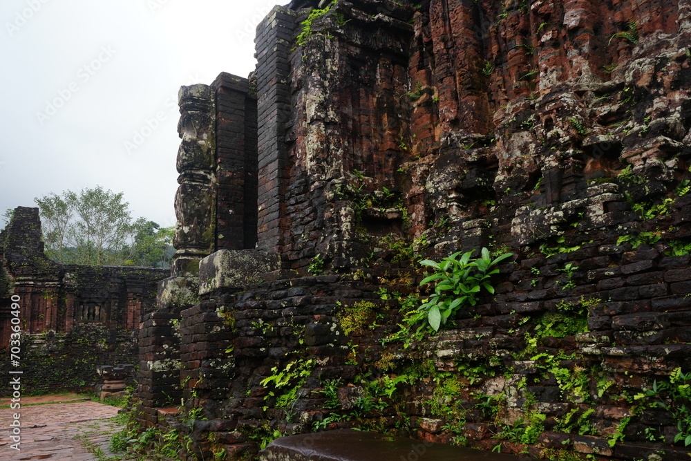 My Son Sanctuary, Ruins from the Champa Empire in Hoi An, Vietnam - ベトナム ミーソン遺跡