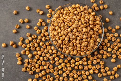 roasted chickpeas in a glass plate,