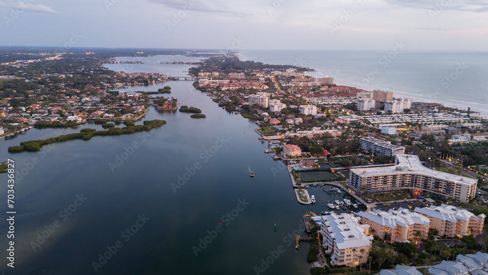 Fototapeta premium EPIC Sunset in Siesta Keys Beach FLorida 