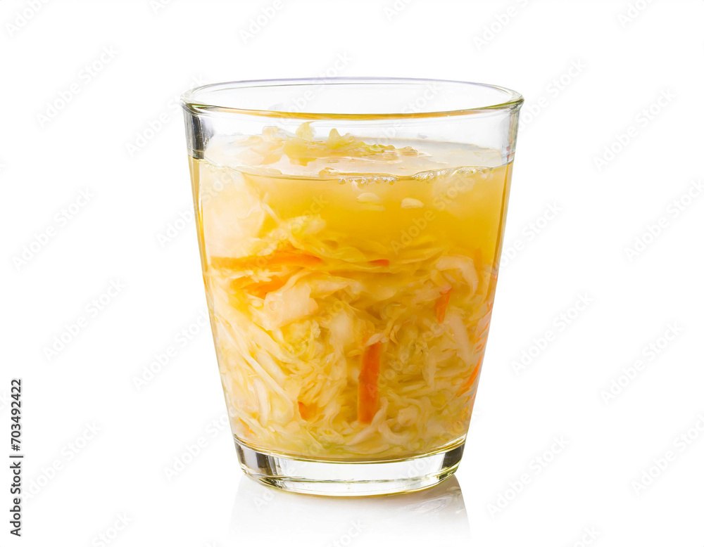 Sauerkrautsaft isoliert auf weißem Hintergrund, Freisteller Sauerkrautsaft isoliert auf weißem Hintergrund, Freisteller