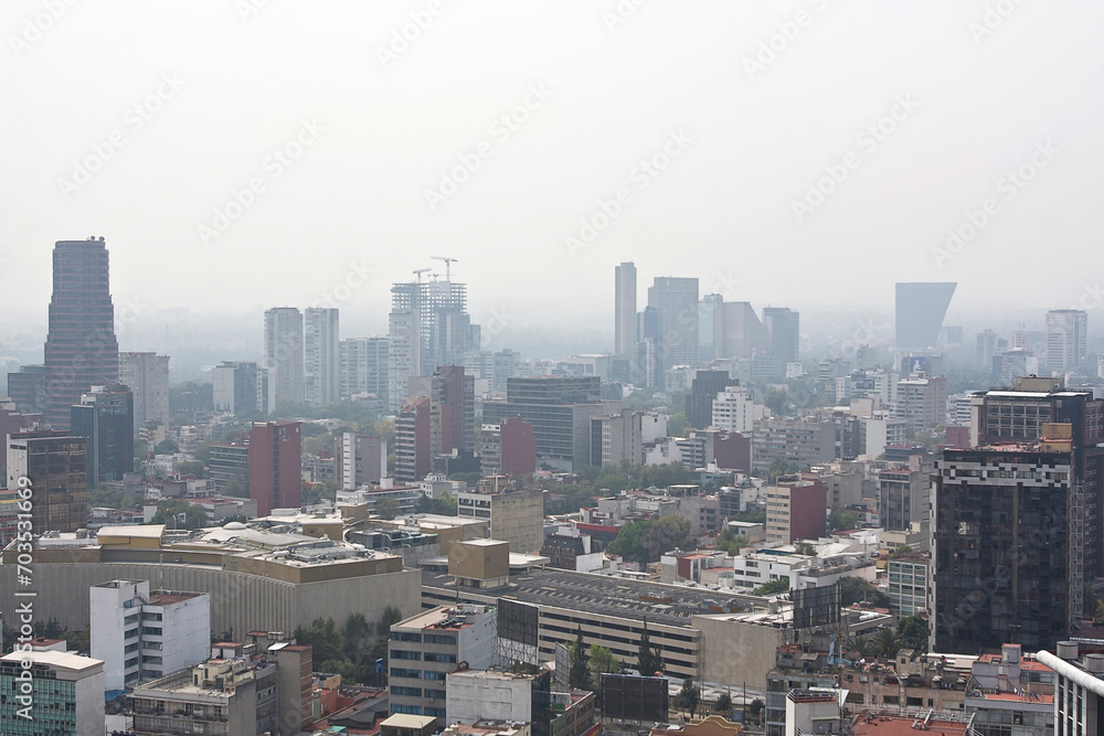 Obraz premium Panoramic view of the city and air pollution, global warming concept