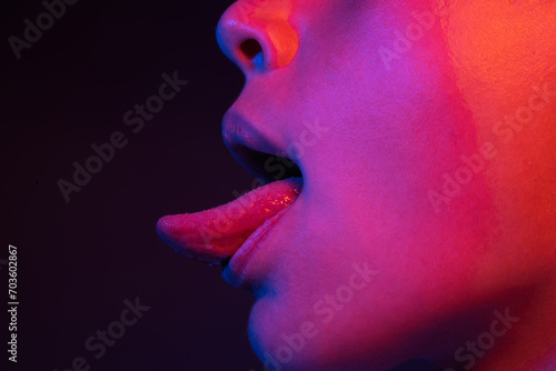 Φωτογραφία Tongue lick