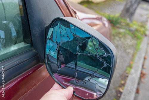 Obraz na płótnie car rearview mirror after accident w salonie