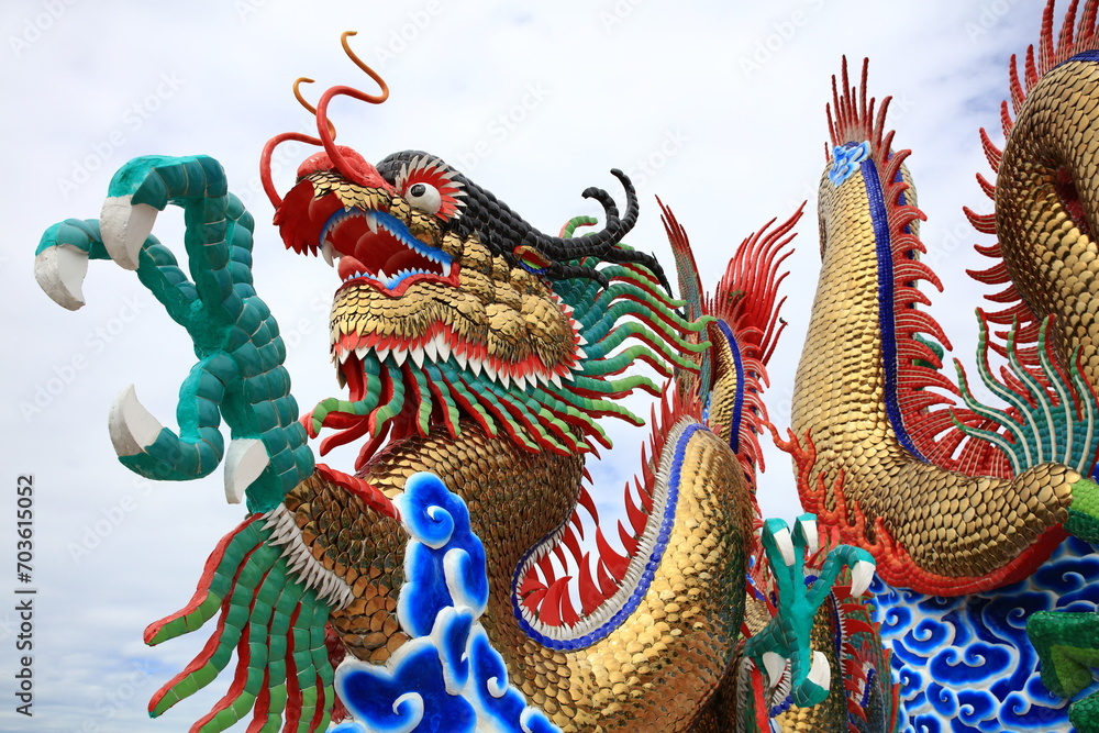 Fototapeta premium Huge Dragon Statue famous for Chinese culture